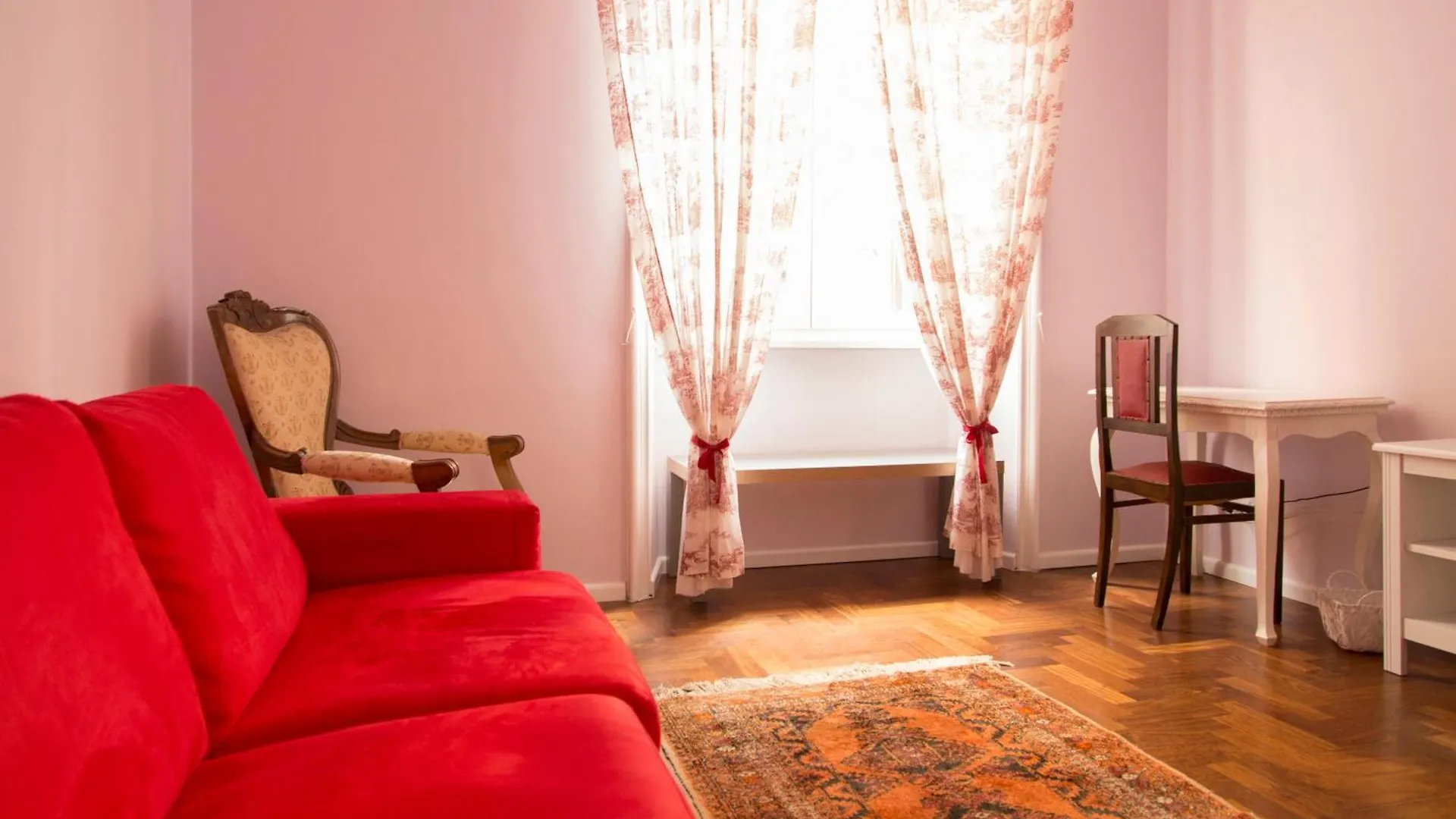 Arcudi Romance Home 0*, Rome